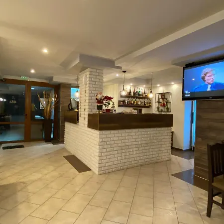 アパート Panoramic Mountain View In Pine Hills パンポロボ