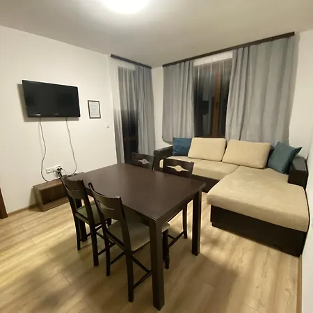Panoramic Mountain View In Pine Hills * パンポロボ