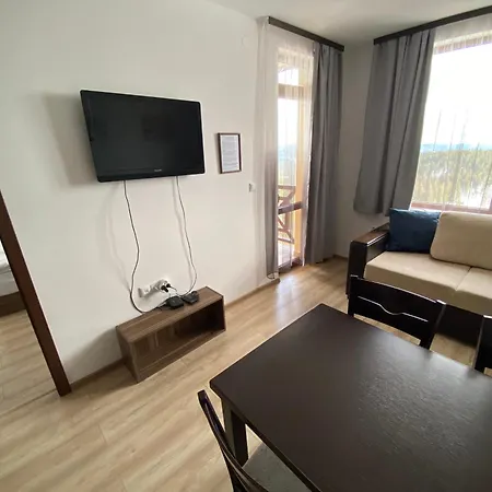 Panoramic Mountain View In Pine Hills * パンポロボ